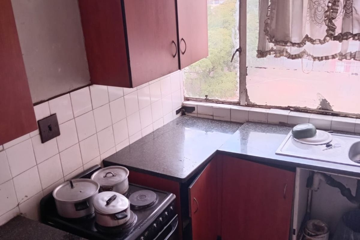 Apartment For Sale in Sunnyside, Pretoria - Photo 3