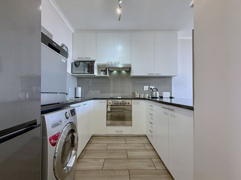 Apartment For Sale in Lagoon Beach, Milnerton - Photo 8