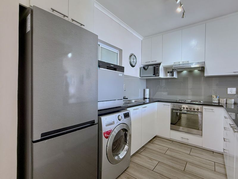 Apartment For Sale in Lagoon Beach, Milnerton - Photo 10