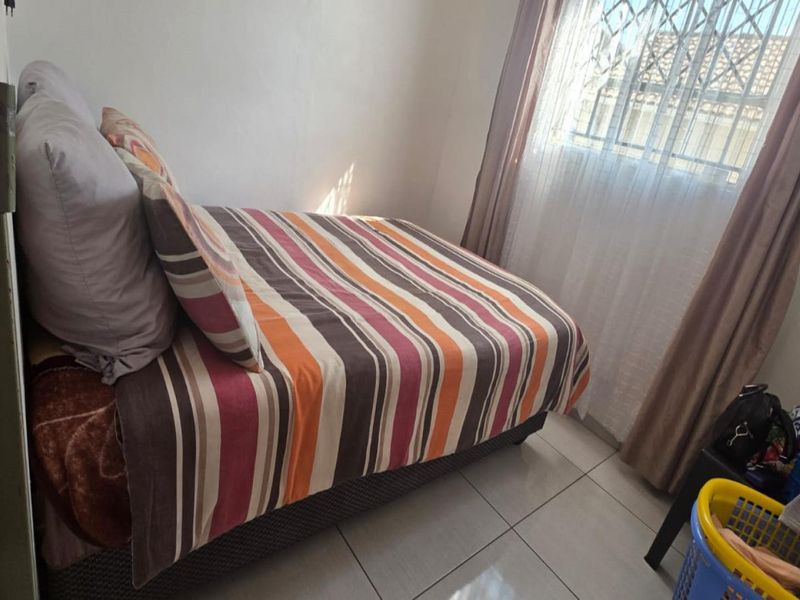 Neat 3-Bedroom Family Home in Crystal Park, Benoni - Photo 8