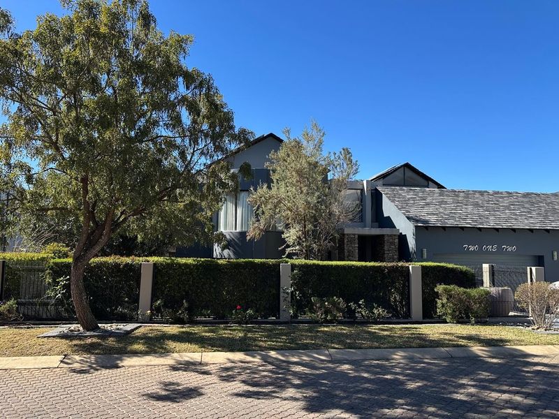 House For Sale in Helderfontein Estate, Midrand - Photo 4
