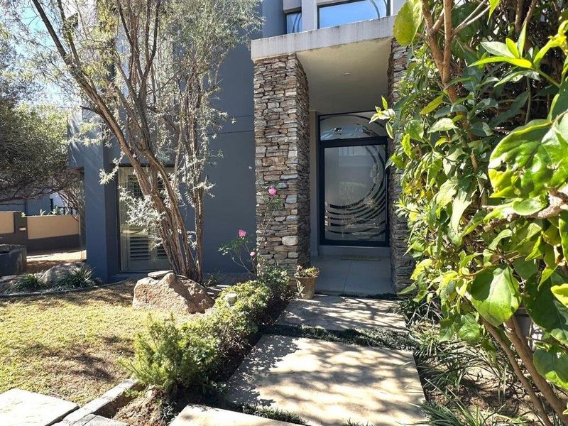 House For Sale in Helderfontein Estate, Midrand - Photo 6