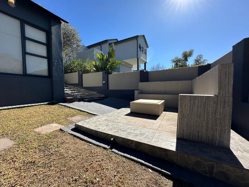 House For Sale in Helderfontein Estate, Midrand - Photo 7