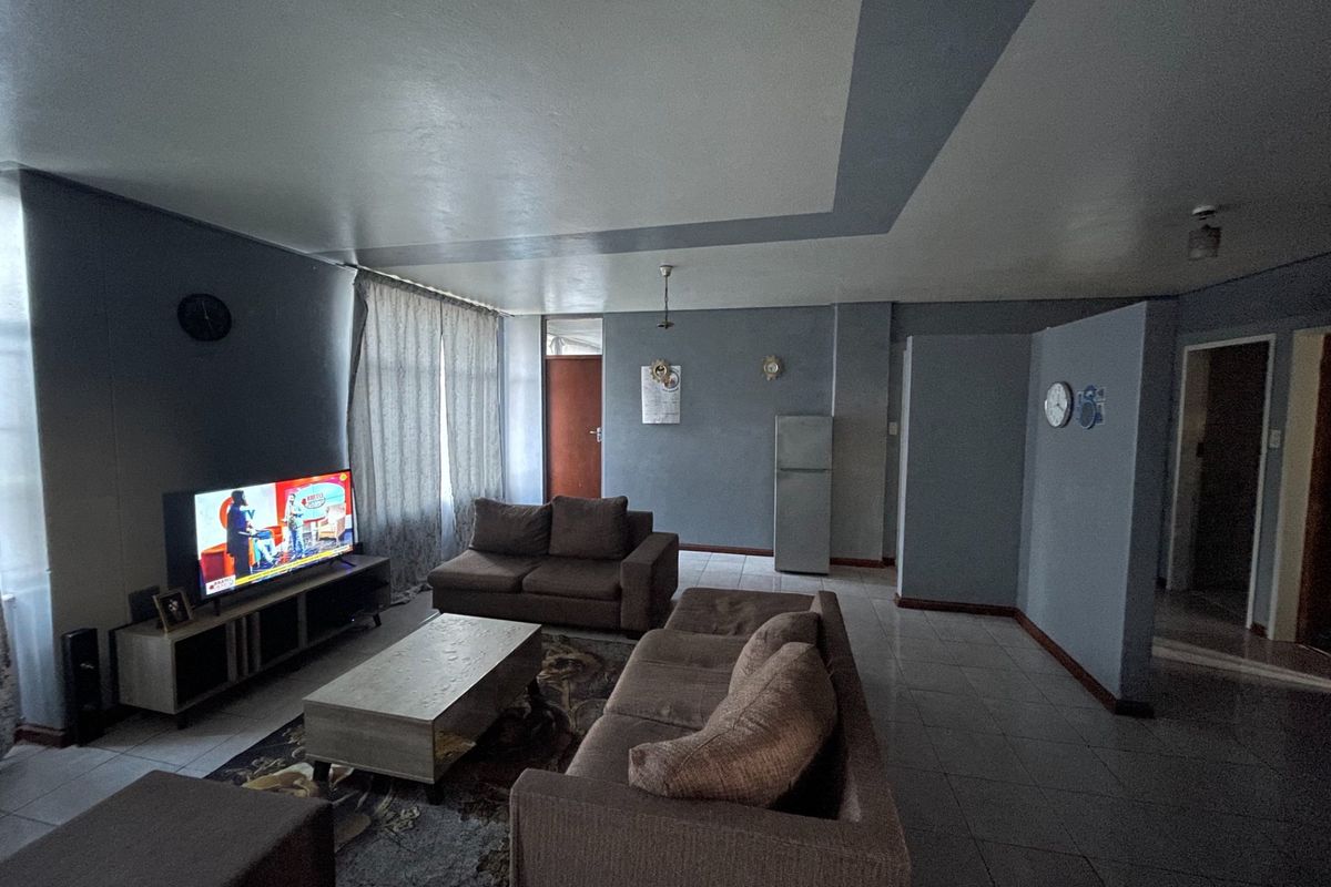 Investment Property for Sale in Arcadia - Photo 3