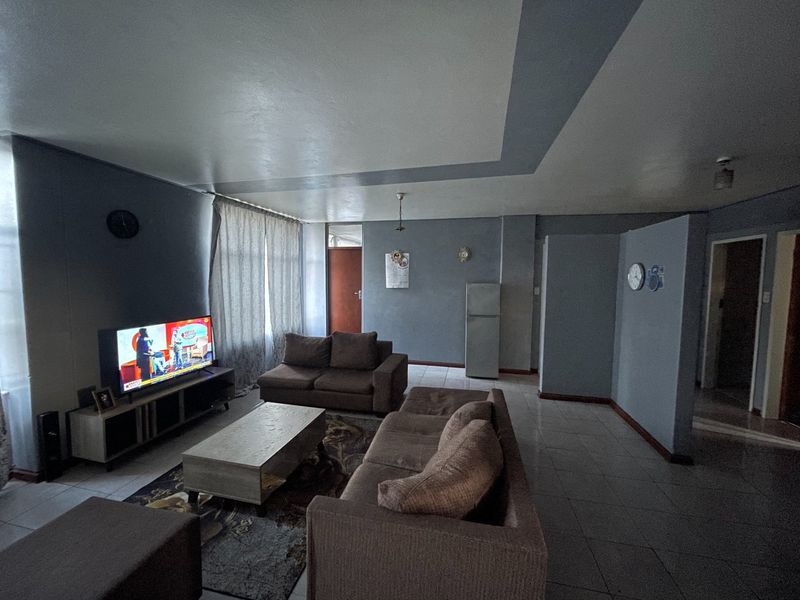 Investment Property for Sale in Arcadia - Photo 5