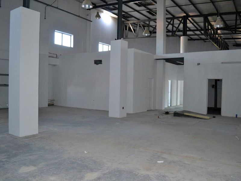 RETAIL OPPORTUNITY, 915sqm, WITH OUTSTANDING EXPOSURE TO BUSY BEYERS NAUDE DRIVE. - Photo 8