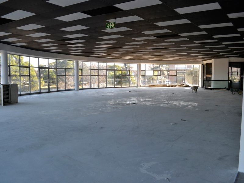 RETAIL OPPORTUNITY, 915sqm, WITH OUTSTANDING EXPOSURE TO BUSY BEYERS NAUDE DRIVE. - Photo 2