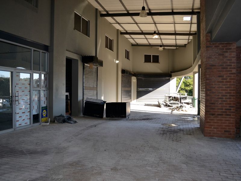 RETAIL OPPORTUNITY, 915sqm, WITH OUTSTANDING EXPOSURE TO BUSY BEYERS NAUDE DRIVE. - Photo 3