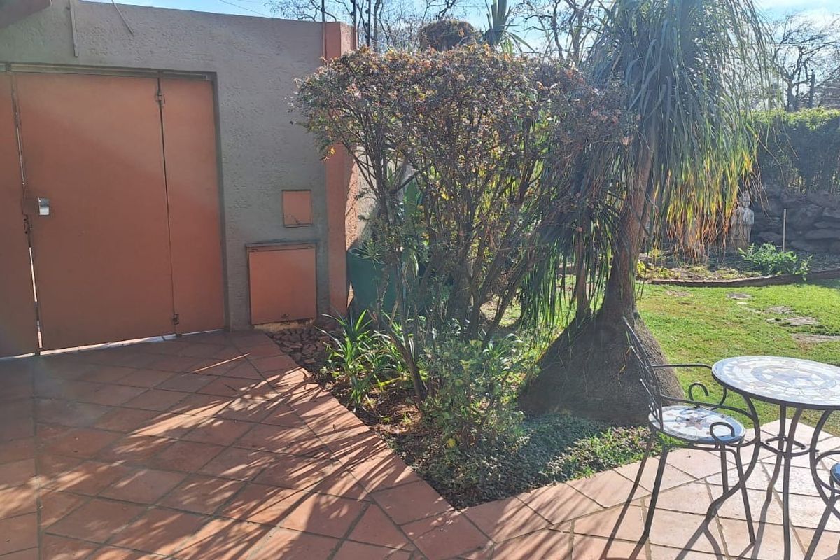 Safe and Secure Upmarket House to Rent- R32 000 Available Immediately - Photo 4