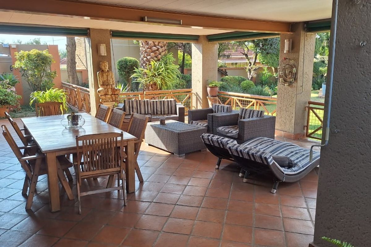 Safe and Secure Upmarket House to Rent- R32 000 Available Immediately - Photo 5