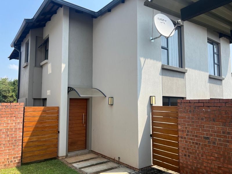 Townhouse To Rent in Stonehenge Nelspruit - Photo 2