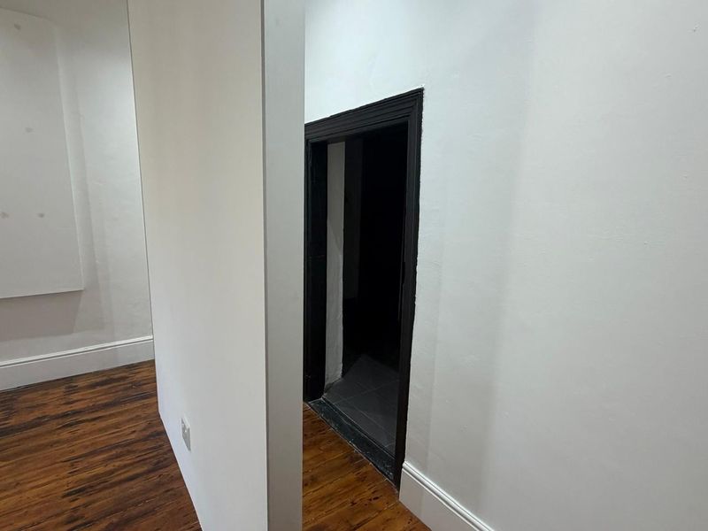 Retail Property To Rent in Cape Town City Centre, Cape Town - Photo 8