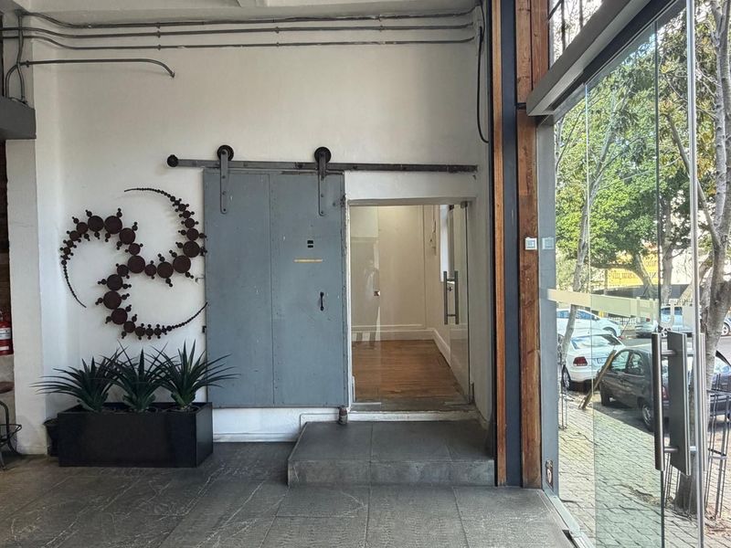 Retail Property To Rent in Cape Town City Centre, Cape Town - Photo 3
