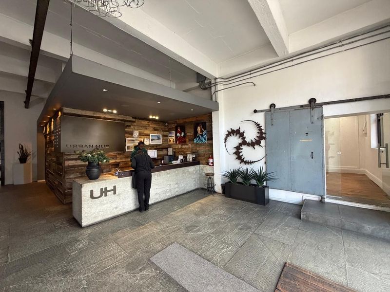 Retail Property To Rent in Cape Town City Centre, Cape Town - Photo 2