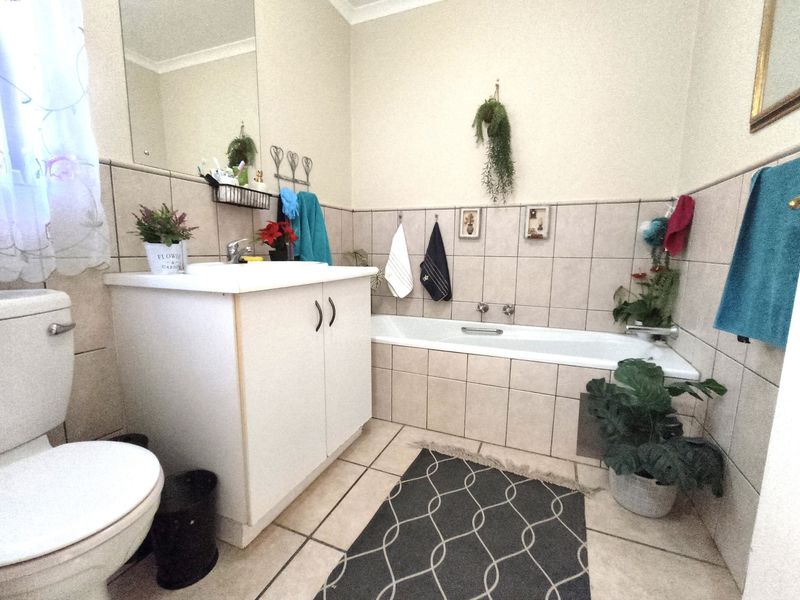 House For Sale in West Acres Ext 47, West Acres, Nelspruit - Photo 9