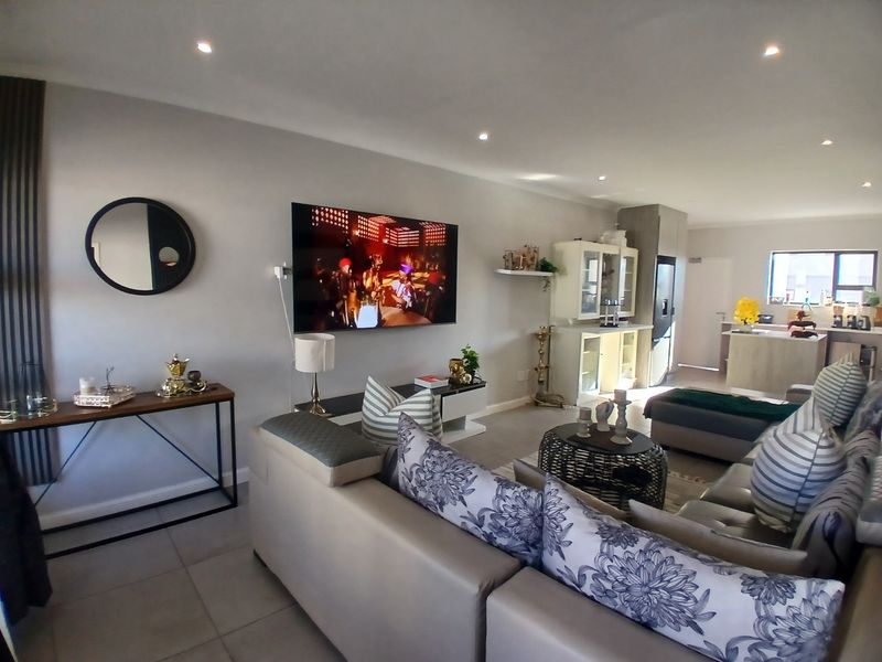 2-Bedroom, 2-Bathroom Apartment for Sale -Investment Opportunity - Photo 10