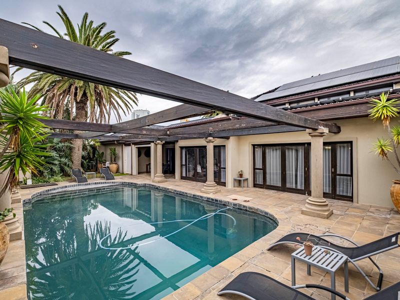 Guest House For Sale in Summerstrand, Port Elizabeth - Photo 2