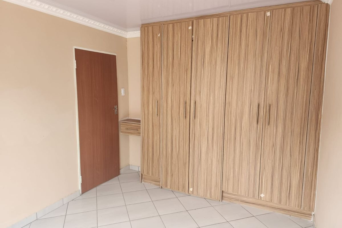 Apartment To Rent in Oos Einde, Rustenburg, North West - Photo 3