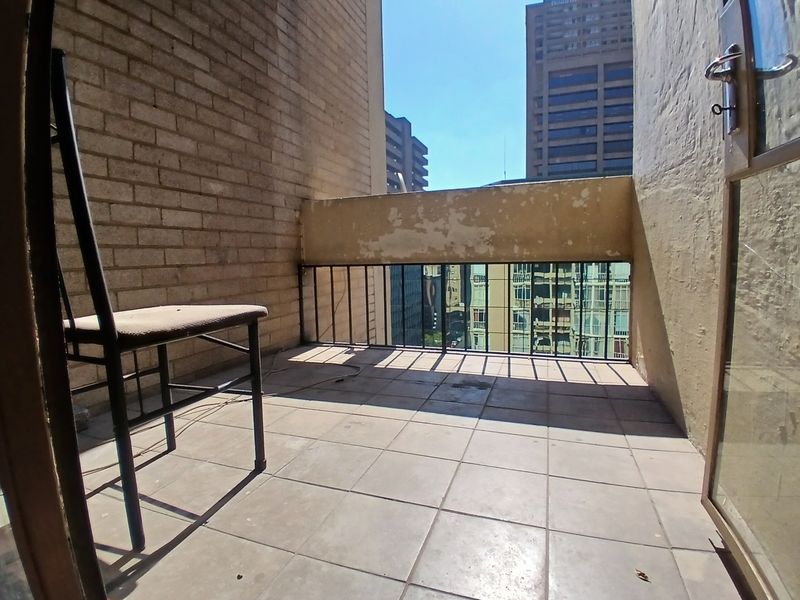 2-Bedroom Apartment for Sale in Braamfontein Investment Opportunity - Photo 5