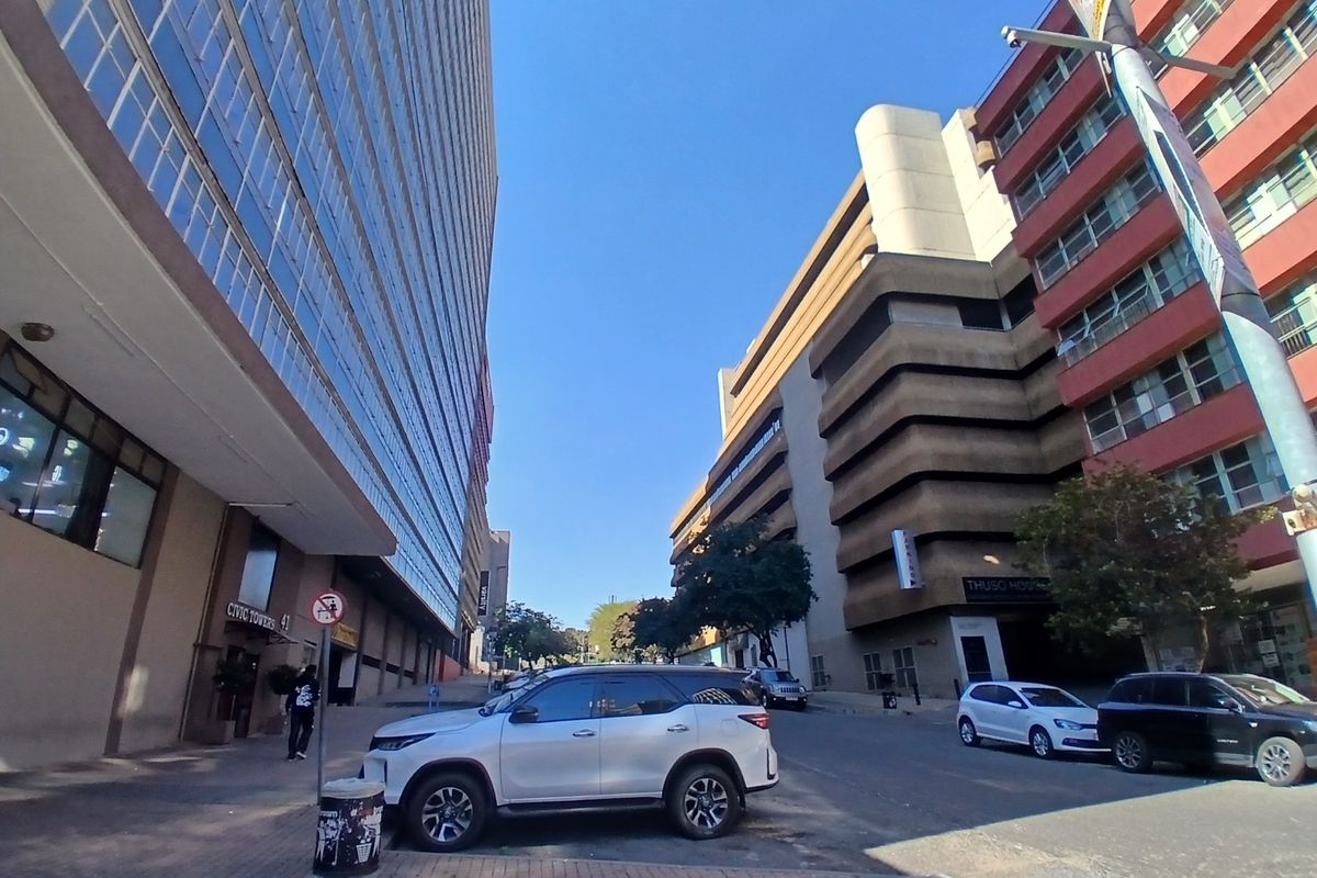 2-Bedroom Apartment for Sale in Braamfontein Investment Opportunity - Photo 4