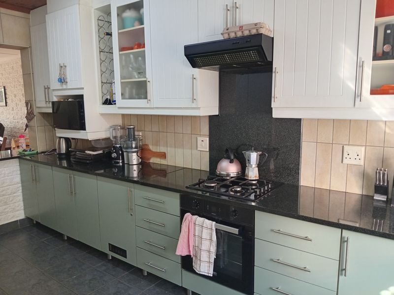 Charming Home In the Heart of Leisure Bay - Photo 6