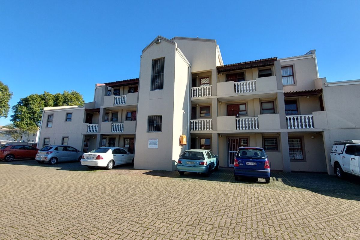 Neat and well-maintained 2 Bedroom Apartment with Private Balcony and Rare Double Parking - Photo 2