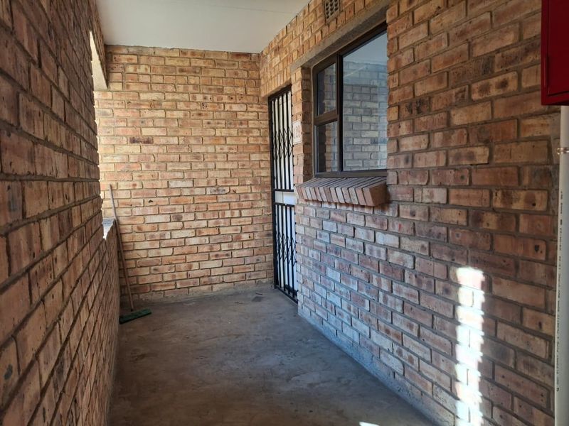 Apartment For Sale in Albertsdal, Alberton - Photo 2