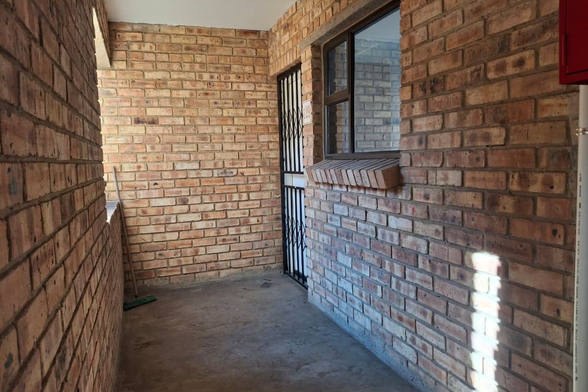 Apartment For Sale in Albertsdal, Alberton - Photo 2