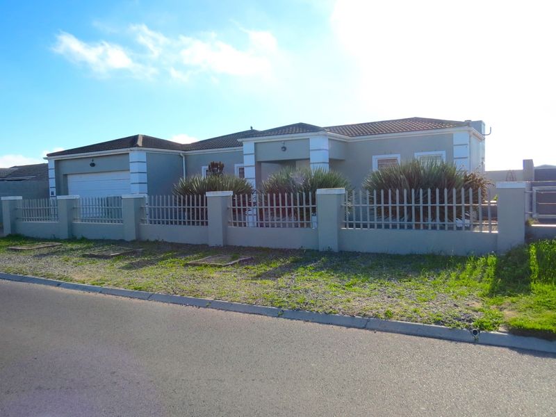 Four bedroom house in Country Club, Langebaan - Photo 1