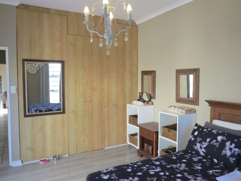 Four bedroom house in Country Club, Langebaan - Photo 4