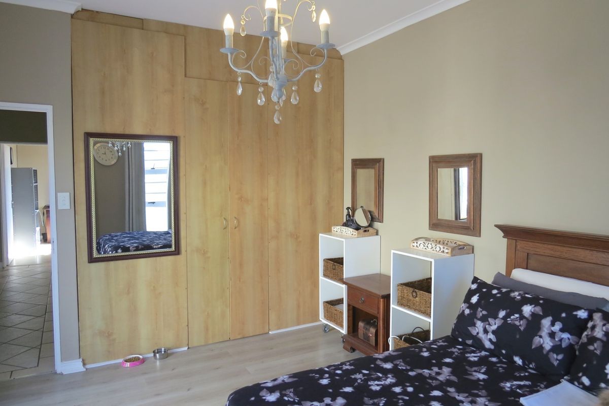 Four bedroom house in Country Club, Langebaan - Photo 4