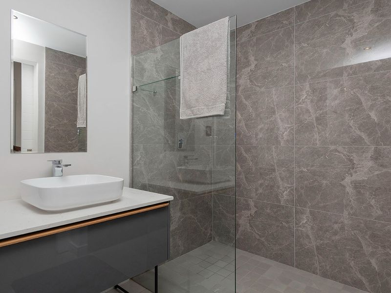 Apartment For Sale in Johannesburg - Photo 9