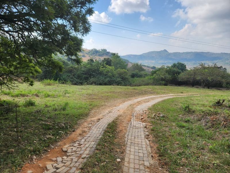 1.1ha Small Holding with views, water and electricity - Photo 7