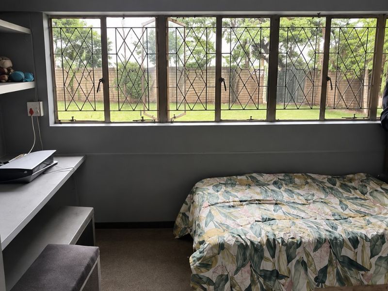 4 Bed House + 4 Cottages For Sale in Ashburton, Pietermaritzburg - Photo 8