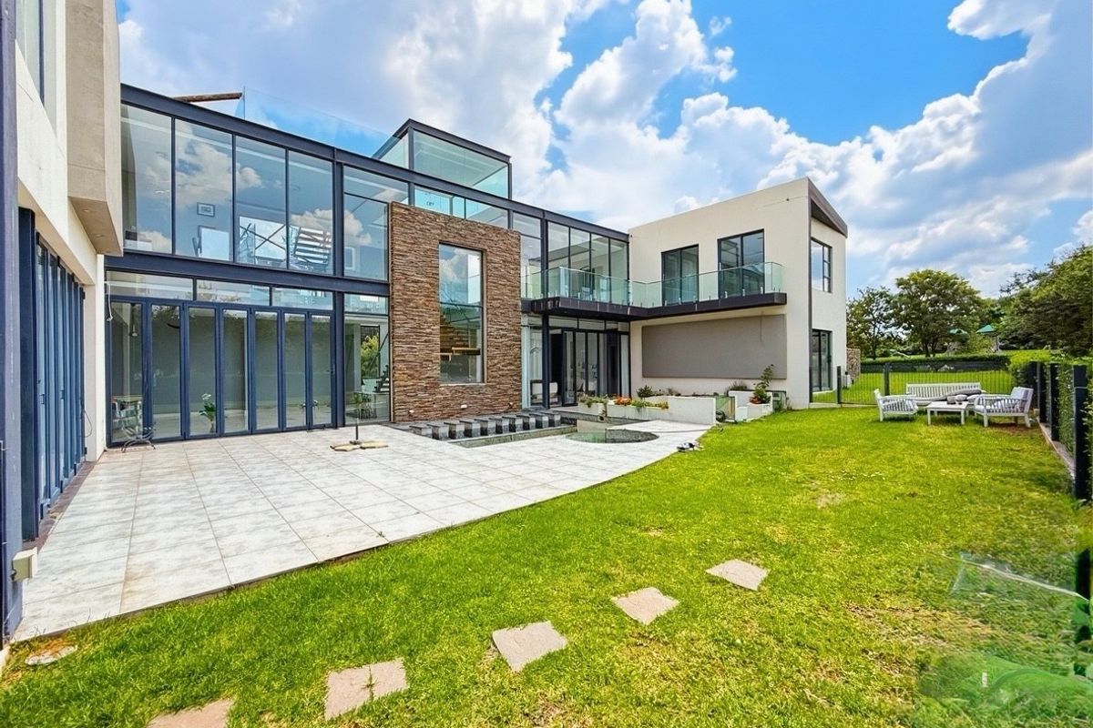 Landmark Residence with Unlimited Potential in Steyn City - Photo 2