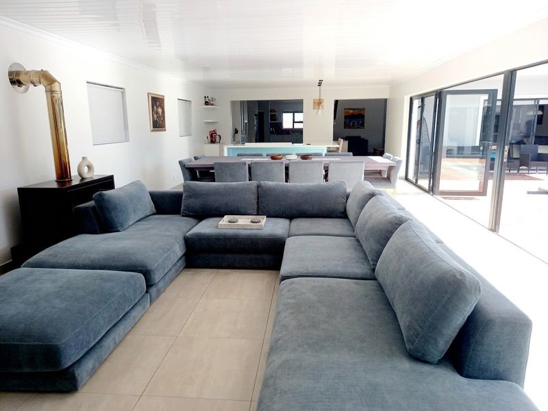 Luxury Family Home with Lagoon Views and Investment Potential - Photo 3