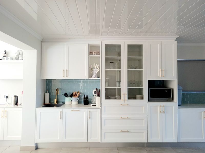 Luxury Family Home with Lagoon Views and Investment Potential - Photo 6