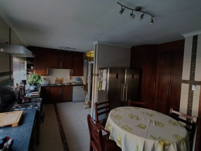 Bespoke Family House For Sale in Daspoort, Pretoria - Photo 5