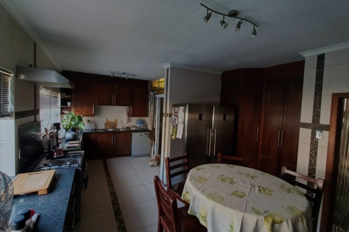 Bespoke Family House For Sale in Daspoort, Pretoria - Photo 5