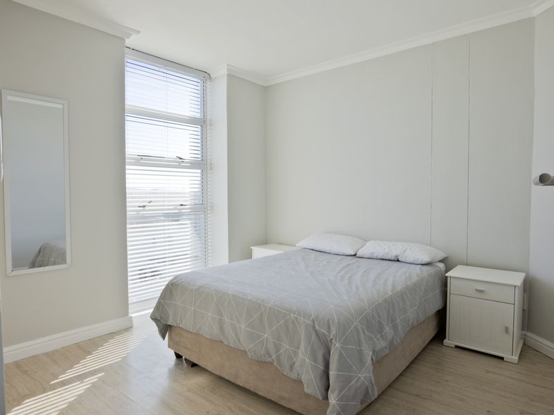 Modern 2-Bedroom Apartment. A 5-min Walk to the Beach - Photo 9