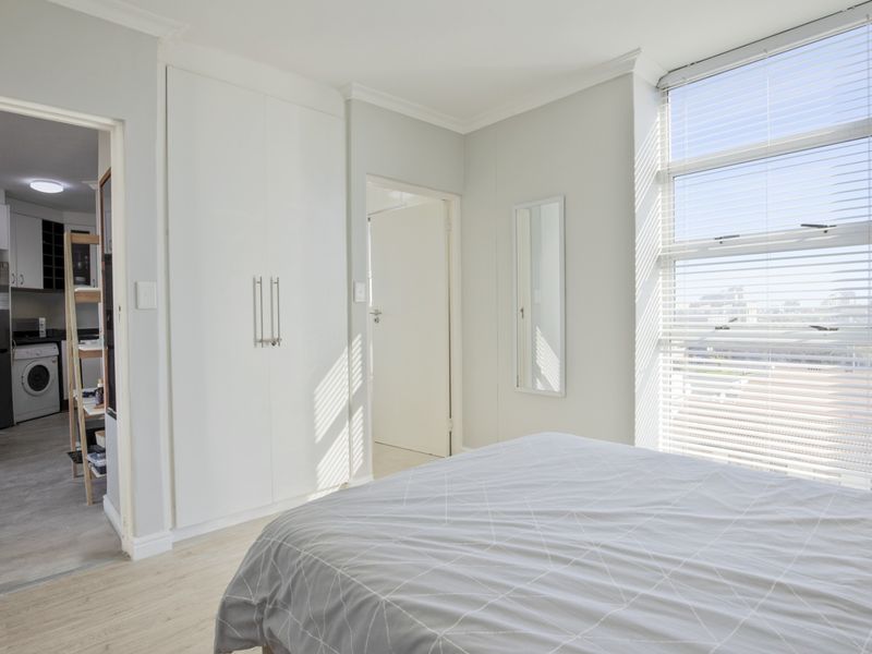 Modern 2-Bedroom Apartment. A 5-min Walk to the Beach - Photo 10