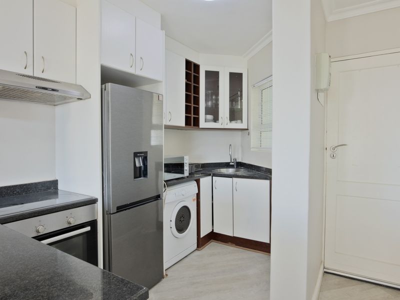Modern 2-Bedroom Apartment. A 5-min Walk to the Beach - Photo 8