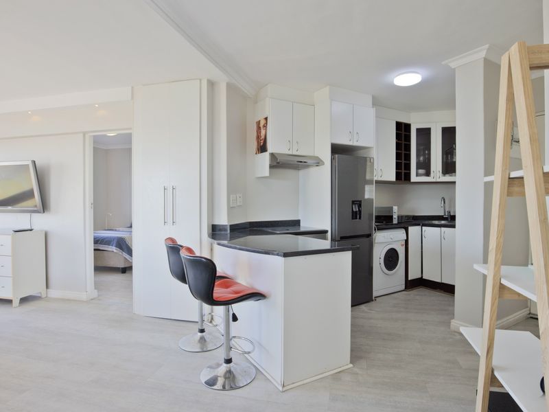 Modern 2-Bedroom Apartment. A 5-min Walk to the Beach - Photo 6