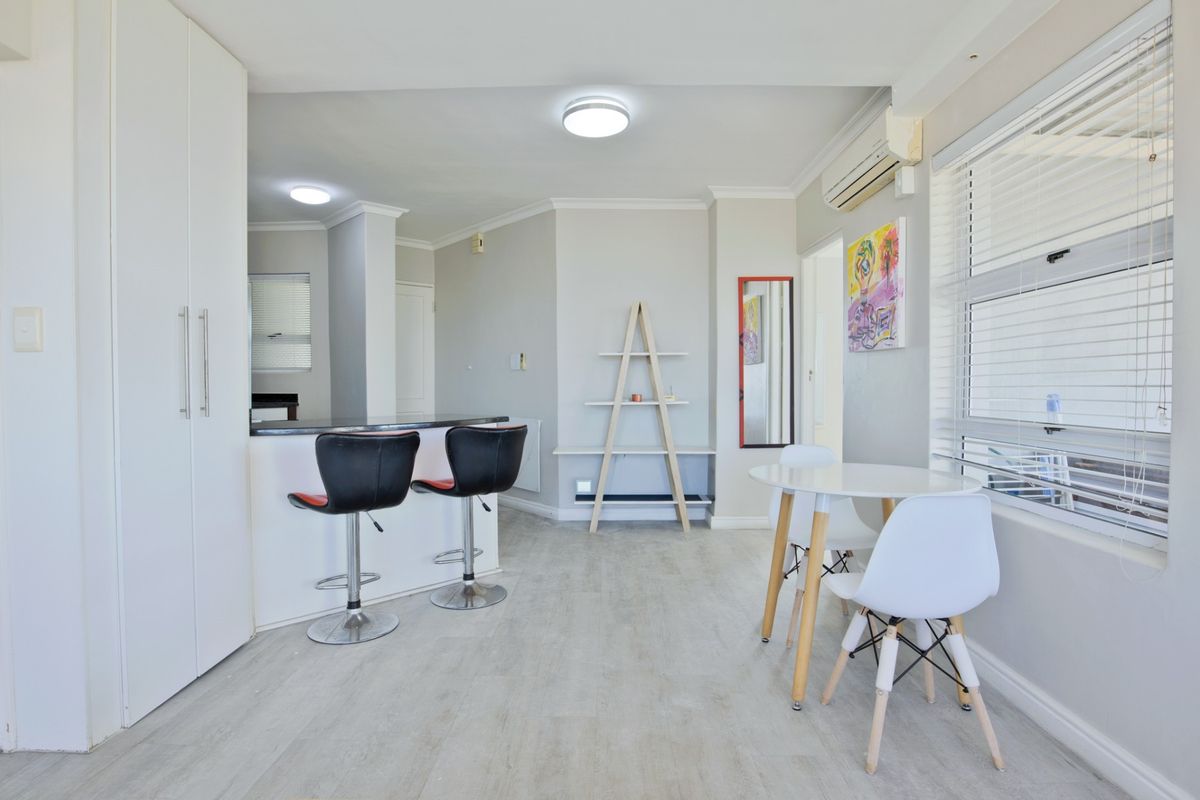 Modern 2-Bedroom Apartment. A 5-min Walk to the Beach - Photo 5