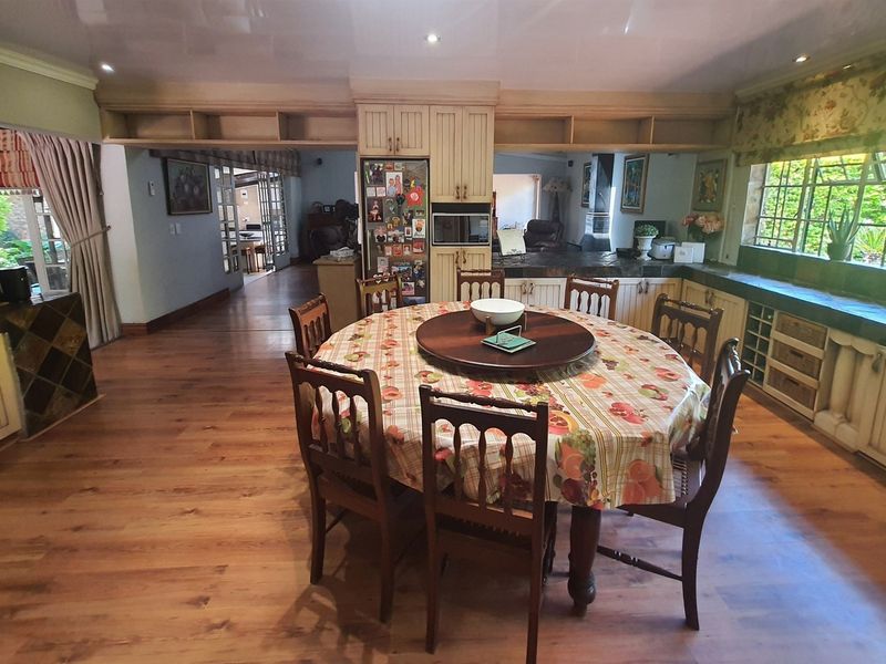 Mooikloof Equestrian Estate Family Home with Flatlet, Solar, Borehole and 5 Garages - Photo 4