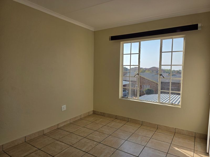 Apartment For Sale in Erand Gardens Midrand Gauteng - Photo 8