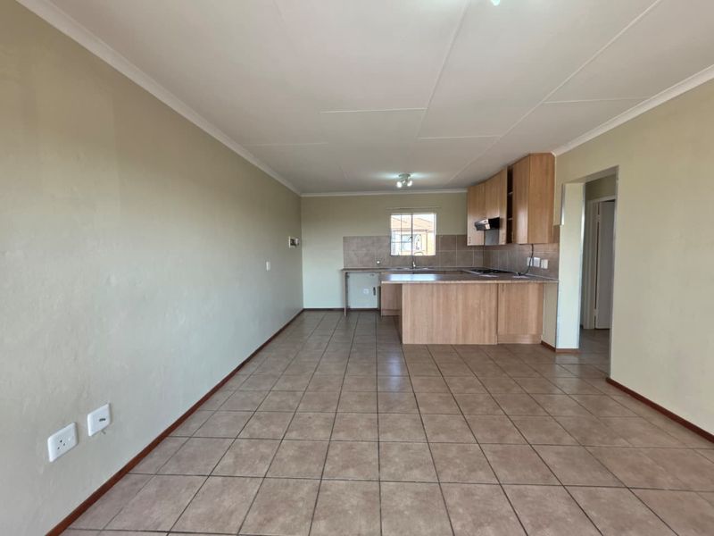 Apartment For Sale in Erand Gardens Midrand Gauteng - Photo 3