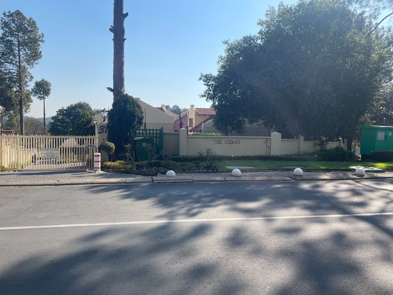 Furnished Studio Flat in bryanston - Photo 1