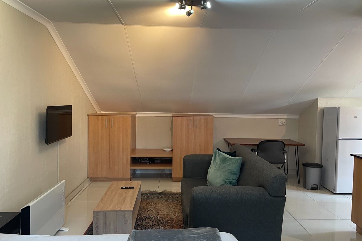 Furnished Studio Flat in bryanston - Photo 3