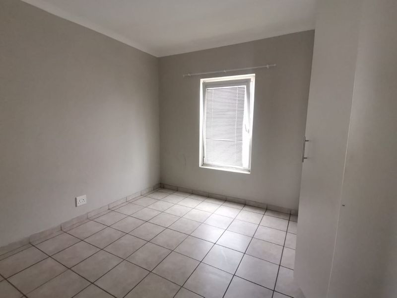 2 Bedroom Apartment for Sale in Amberg, Paarl - Photo 6